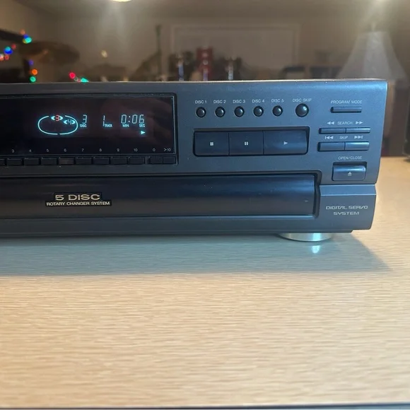 Technics SL-PD687 Compact Disc Changer - 5 Disc -  Black - Tested *NEW BELTS* - Picture 3 of 10